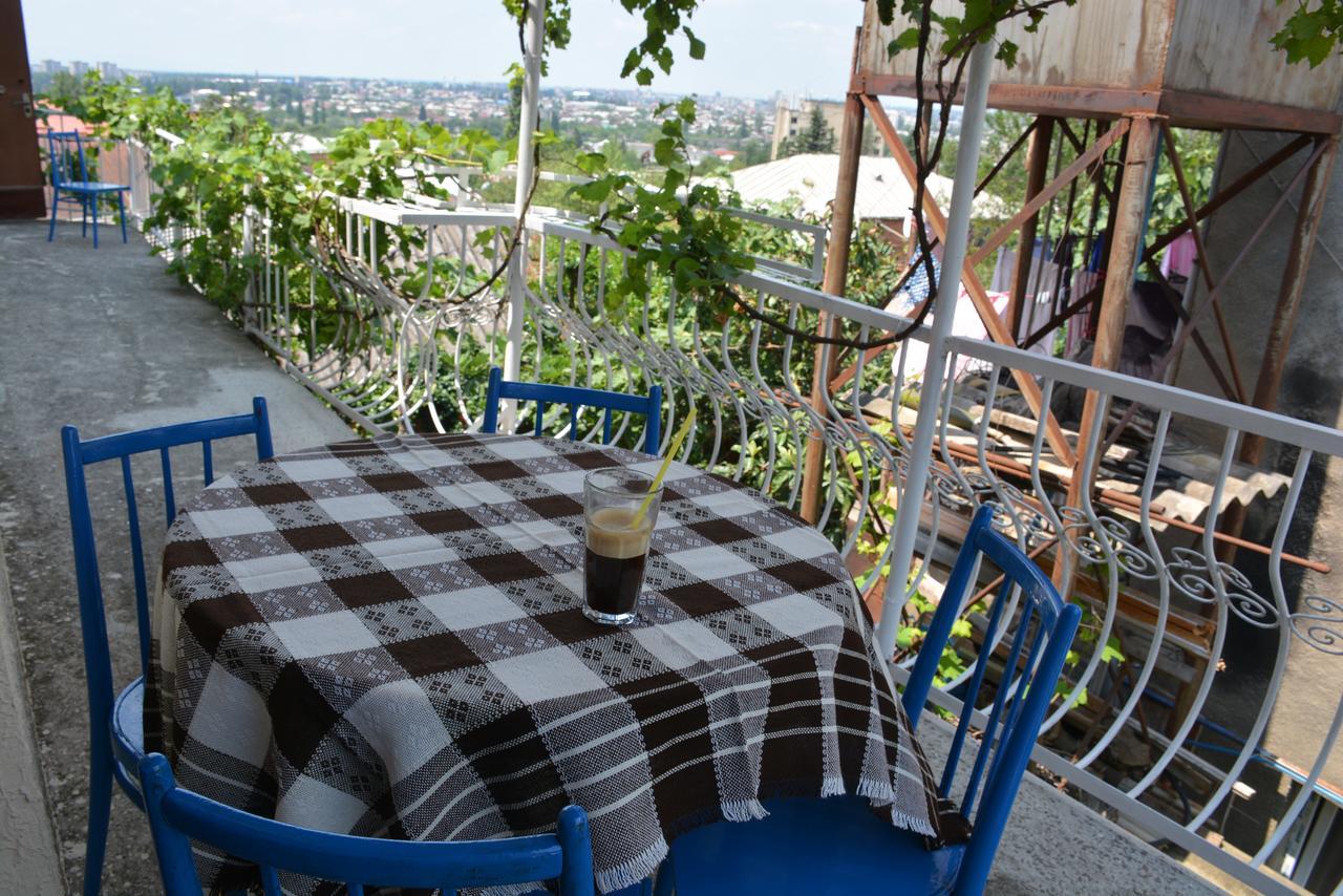Friends House Hotel Kutaisi Exterior photo
